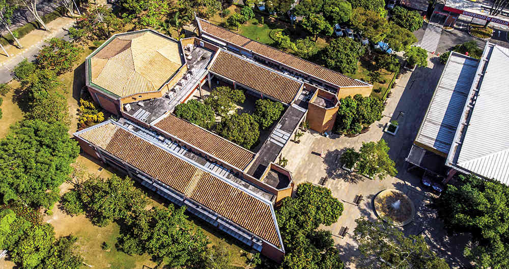 Scholarships for Foreigners in Medellin
