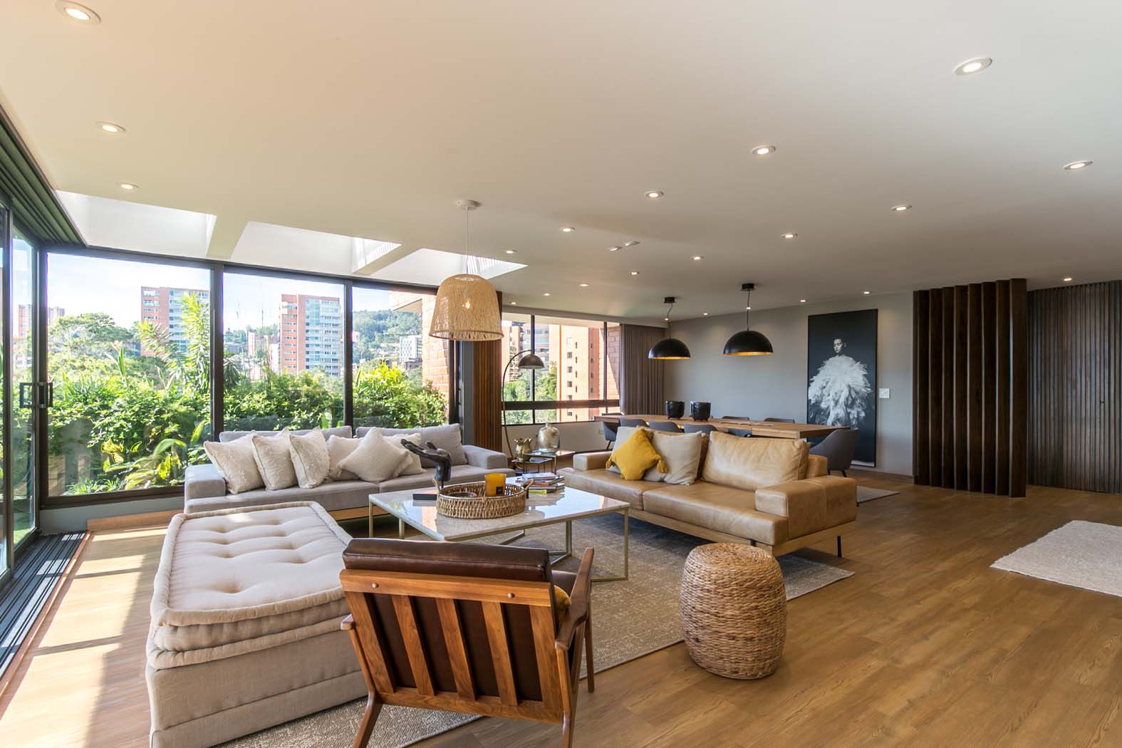 Bosques del Tesoro 905 Penthouse
