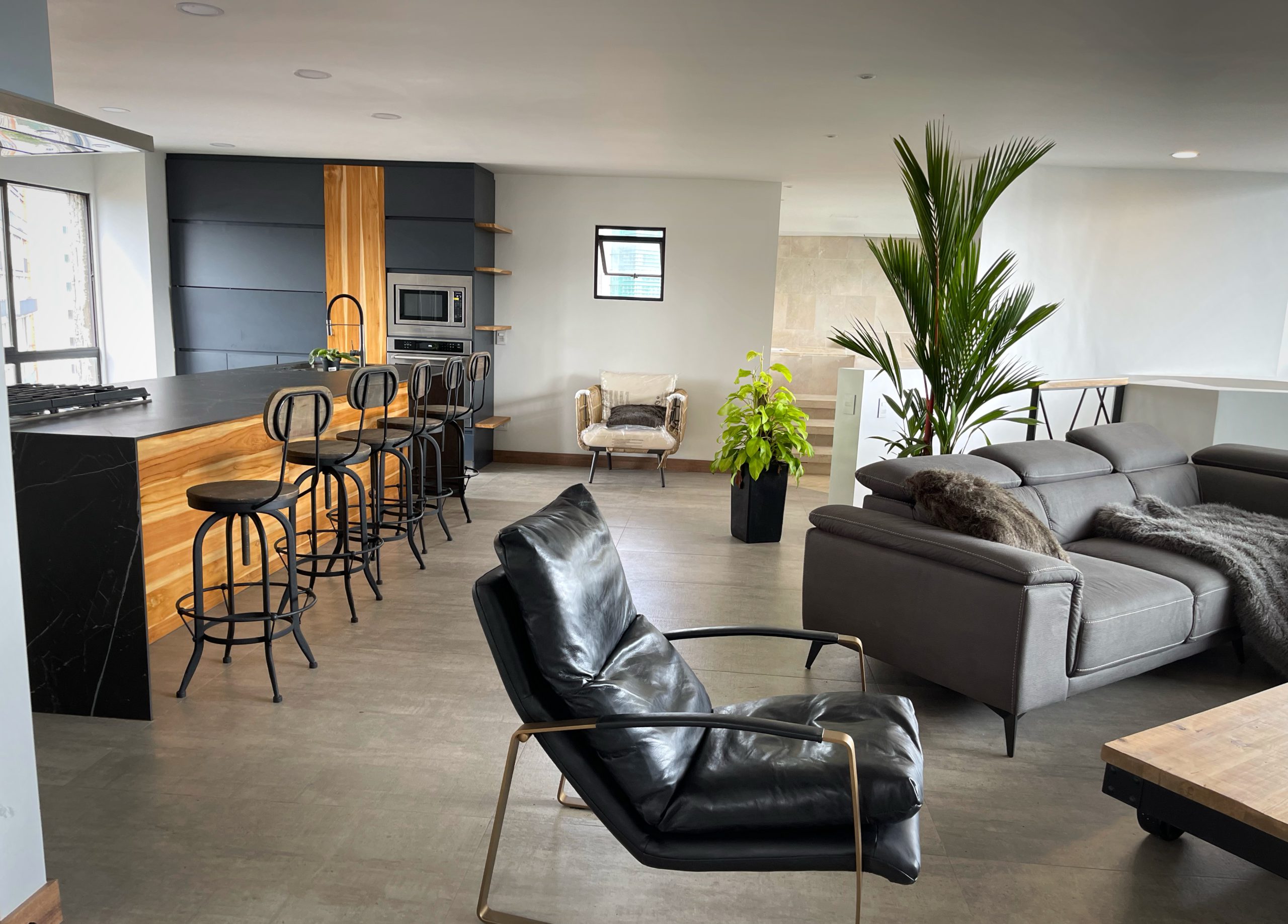 Sagaro Penthouse
