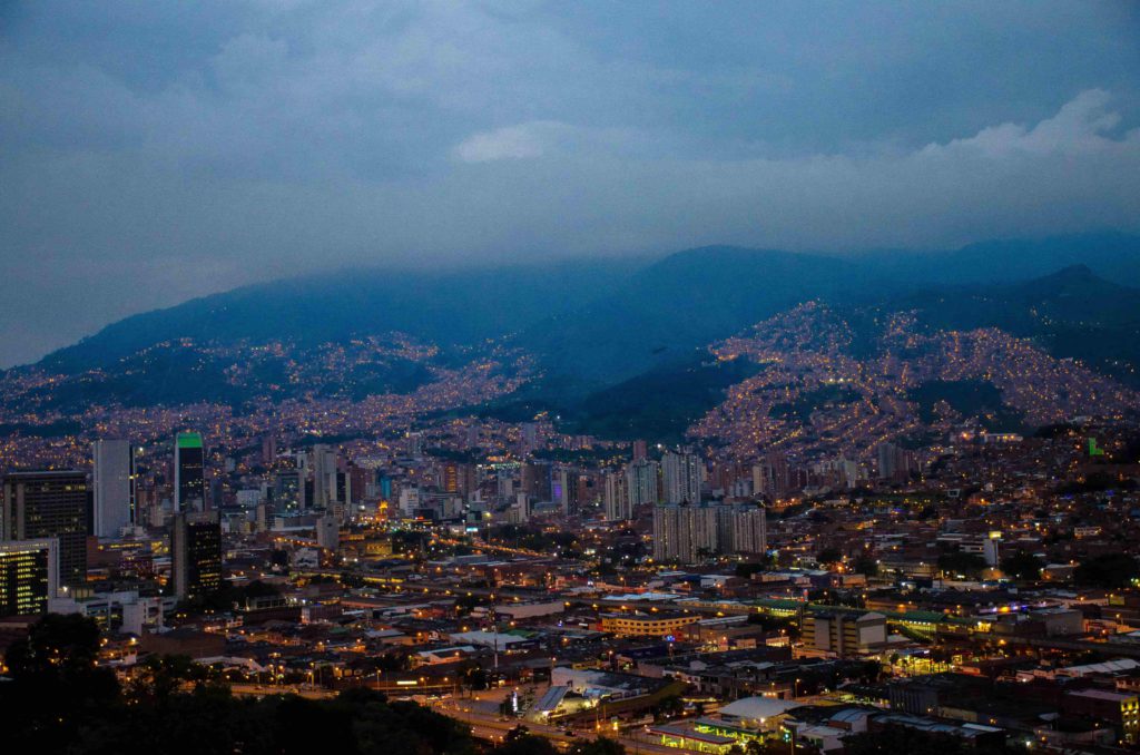 medellin-scene-at-night
