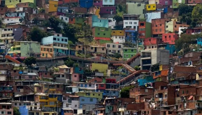 Medellin Neighborhood Guides: Santa Cruz