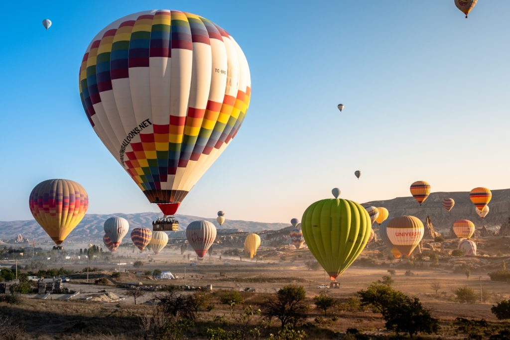 A Guide to Hot Air Balloon Rides in the City of Eternal Spring
