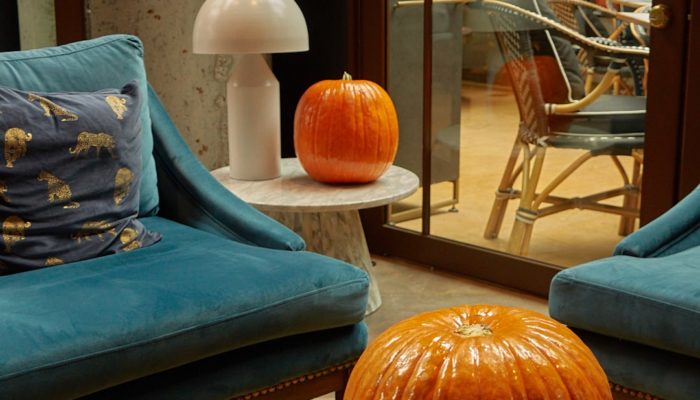 how to celebrate halloween in medellin