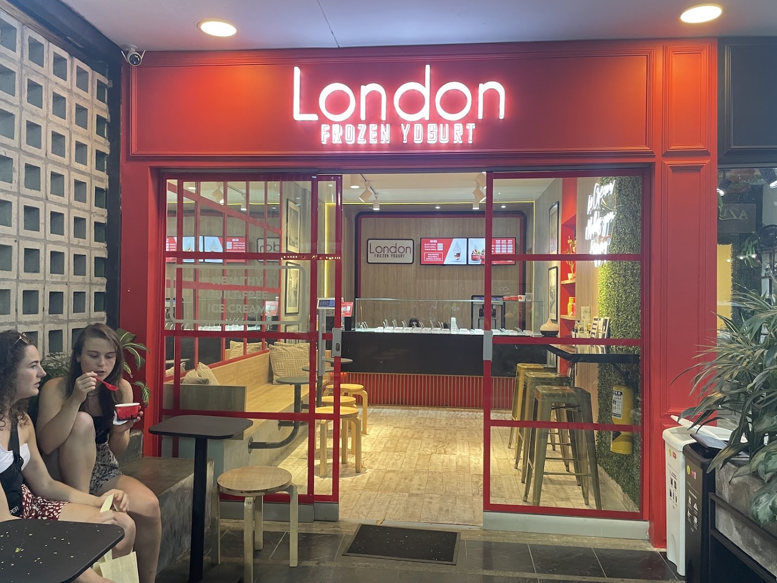 London Frozen Yogurt
