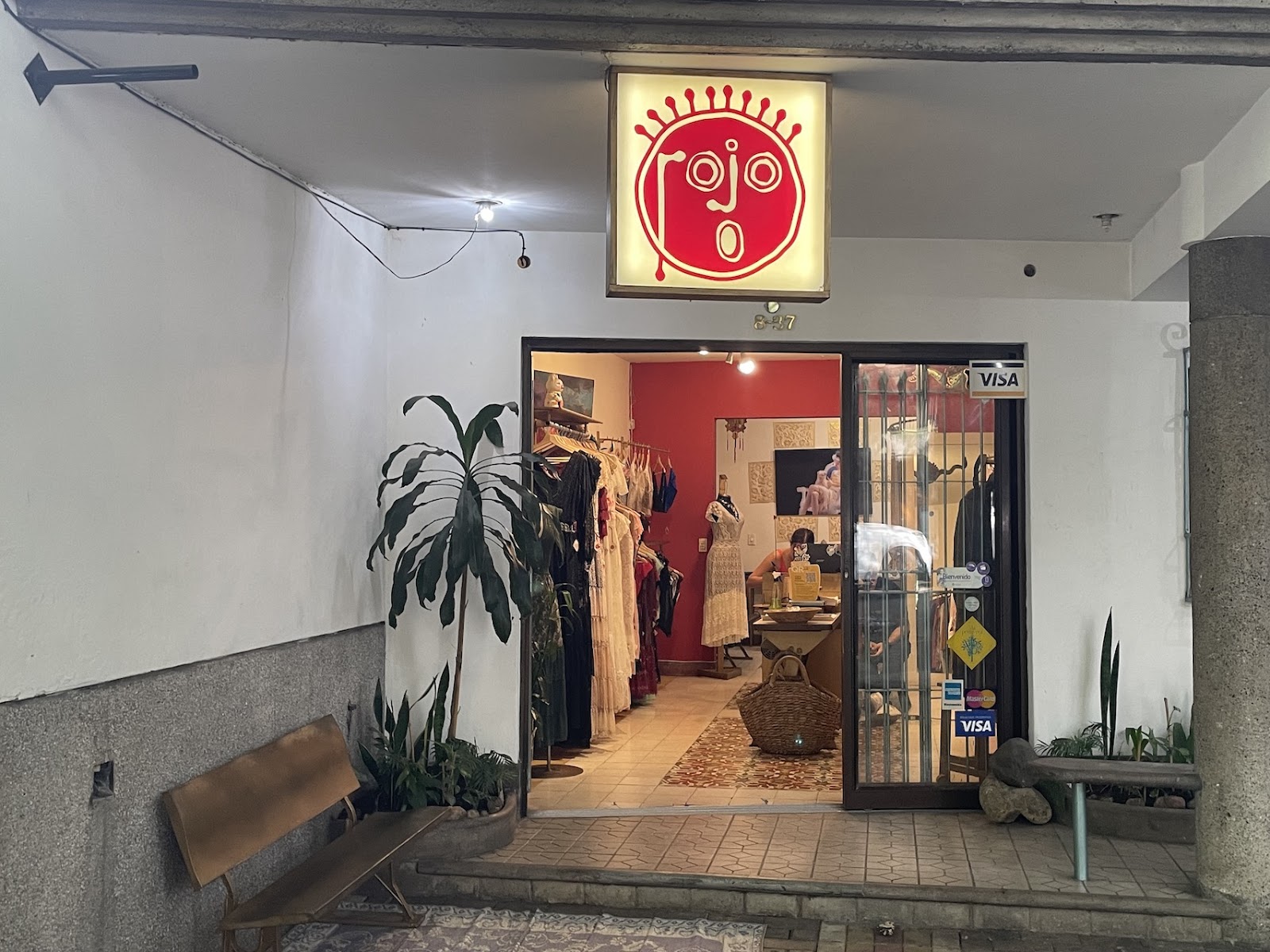 Rojo Boutique
