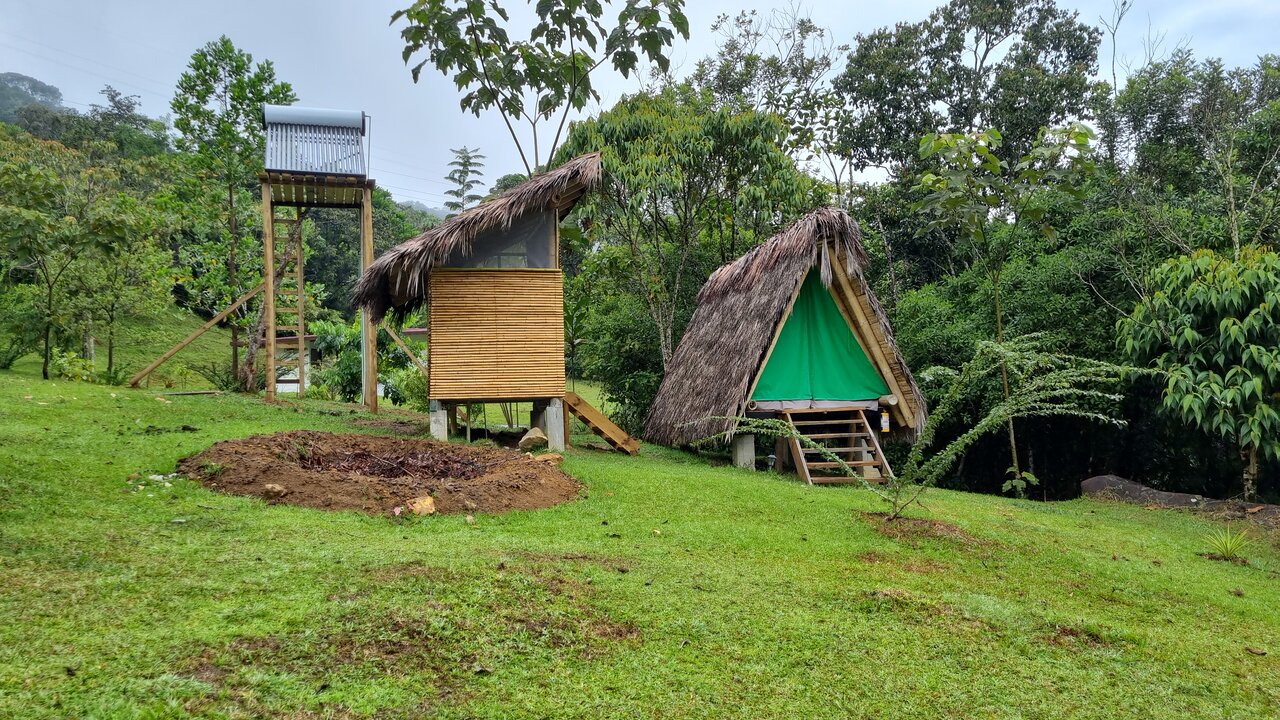Black Pearl Eco Hostel
