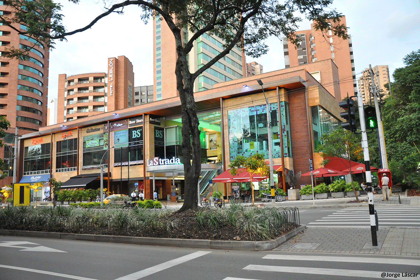 El Poblado 
