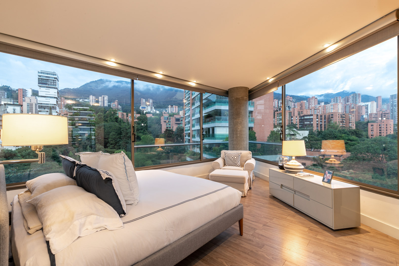 Luxurious and Modernistic Apartment in the Heart of Poblado