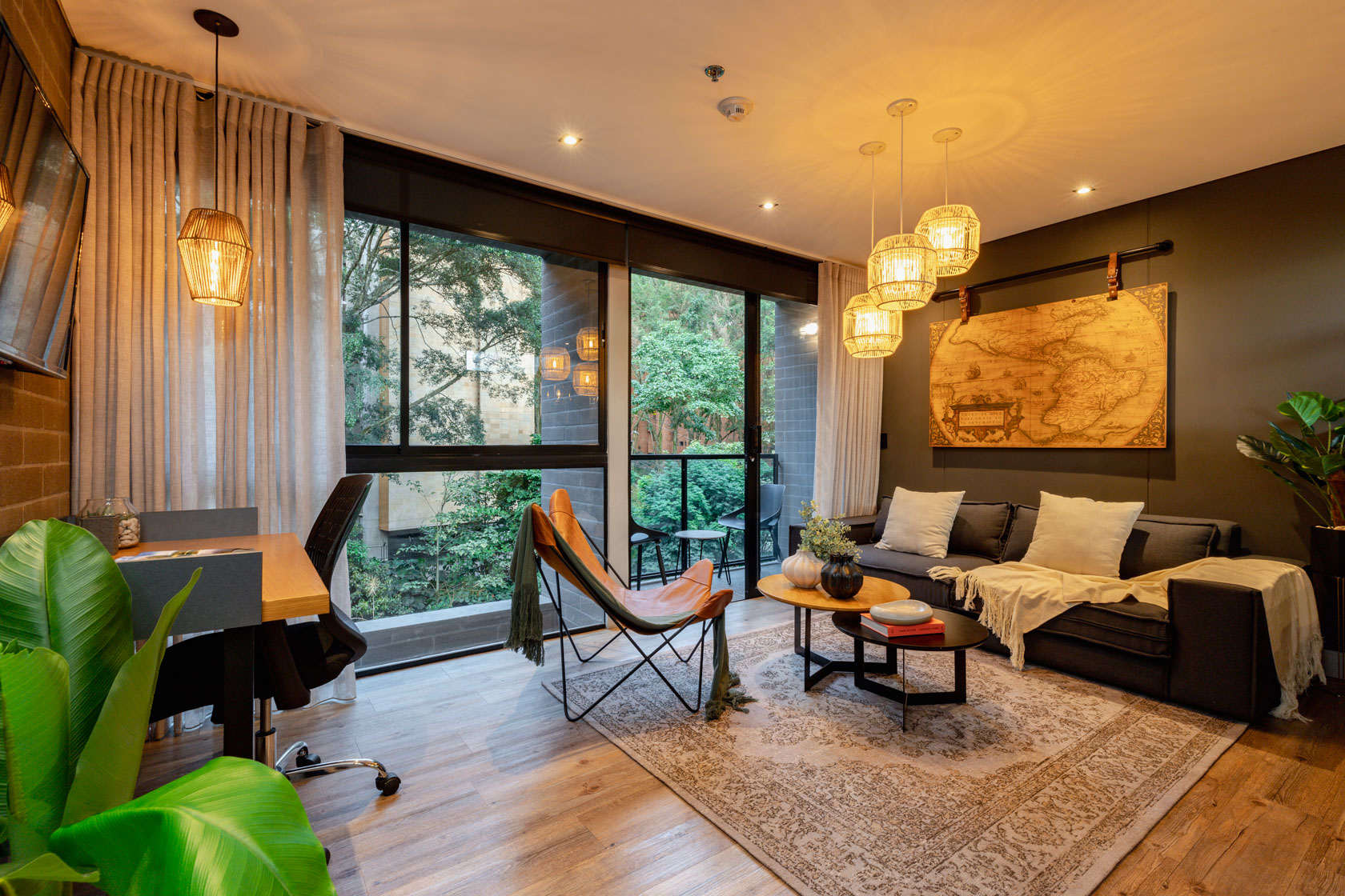 Rare Opportunity: Your Exclusive Daily Rental in Las Lomas