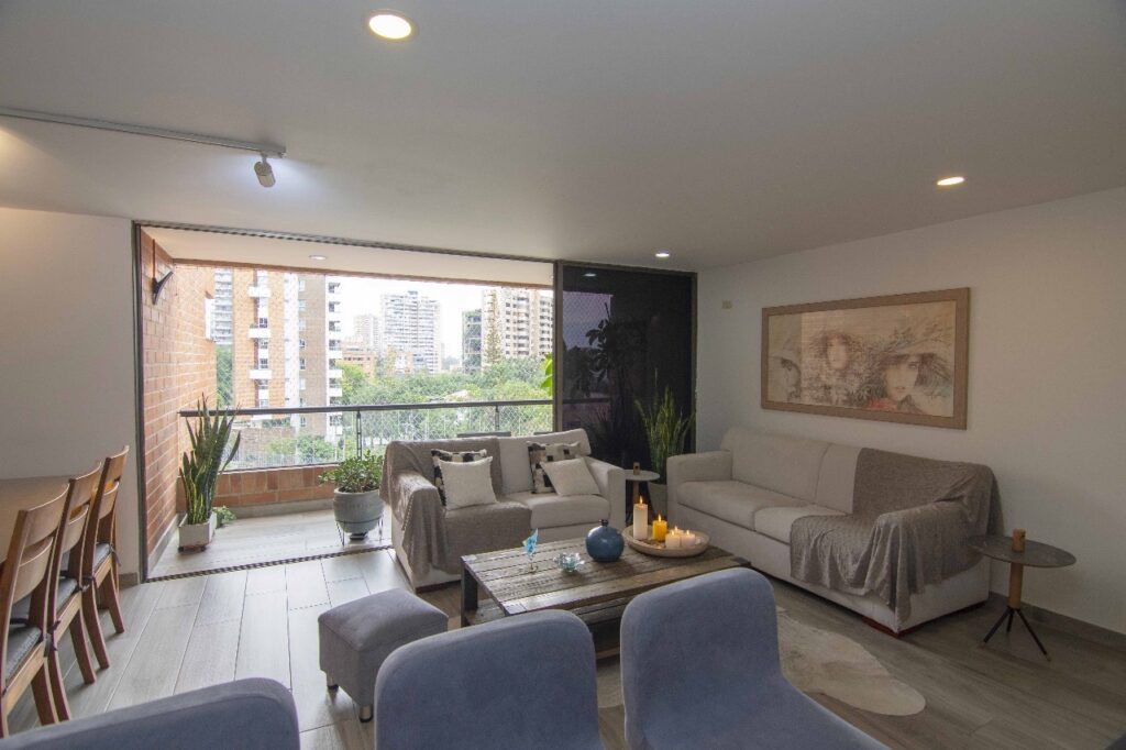 c16c3808-9a26-4768-b6c9-8f8d99e85aa1