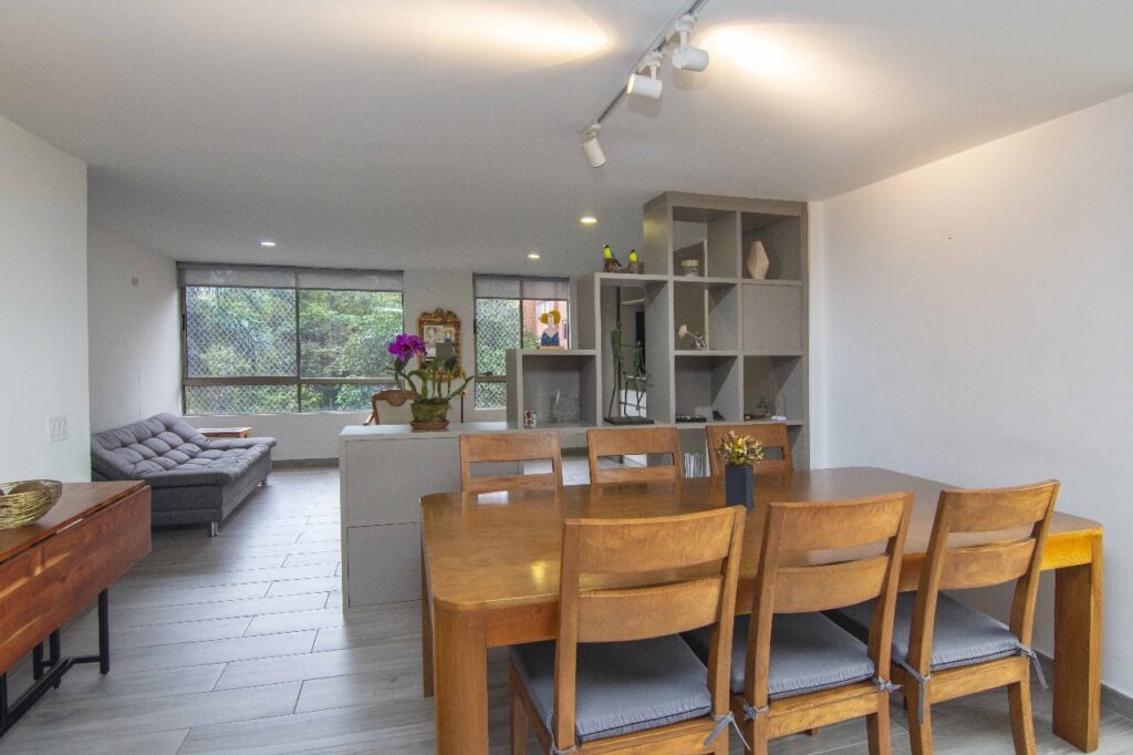 f41975e5-0157-43b3-a5b2-a43a13ba18a1