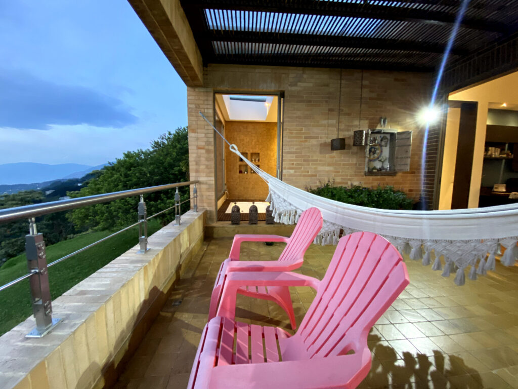 0C59FE8D-1EB5-4B00-B780-9F725DB13BD3