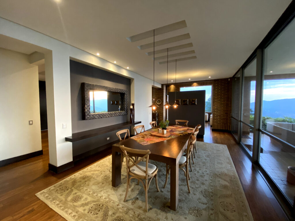 2268661A-00F3-425B-90D5-8306ADD182E3