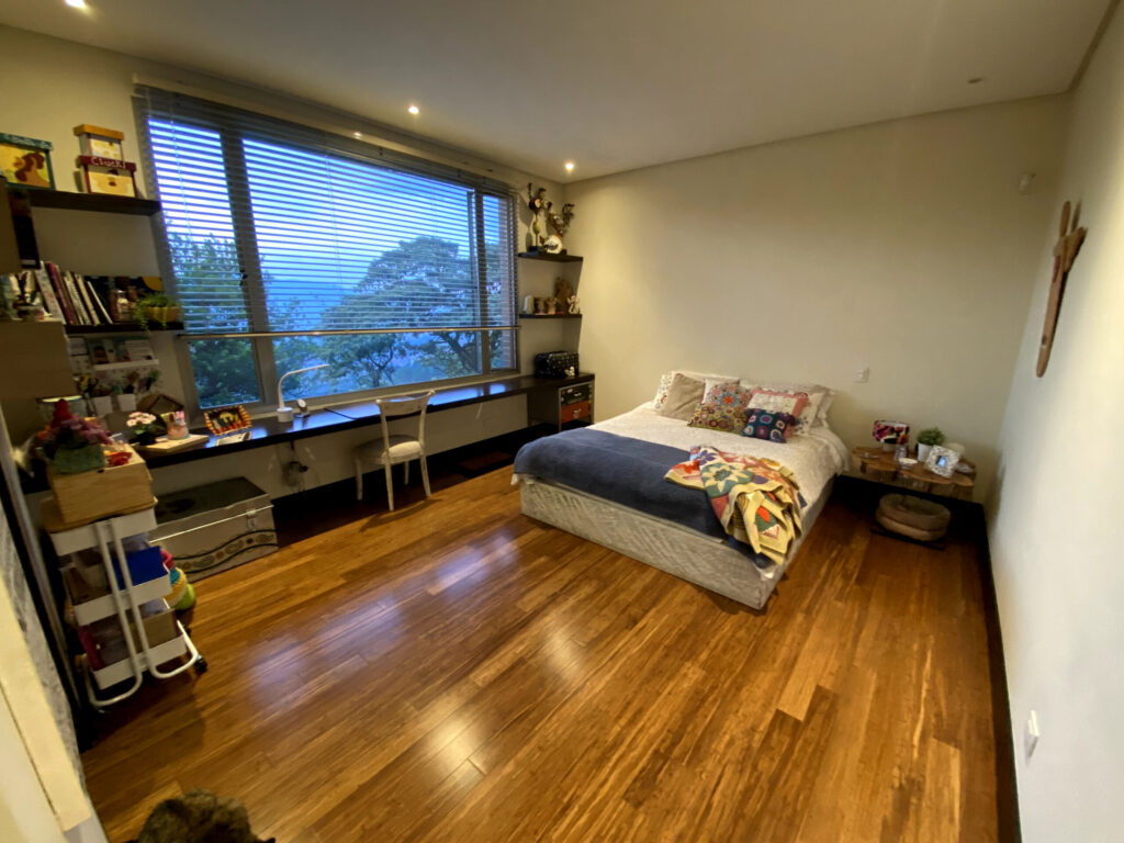 85713911-3391-46FB-AD97-F6A36B0FF570