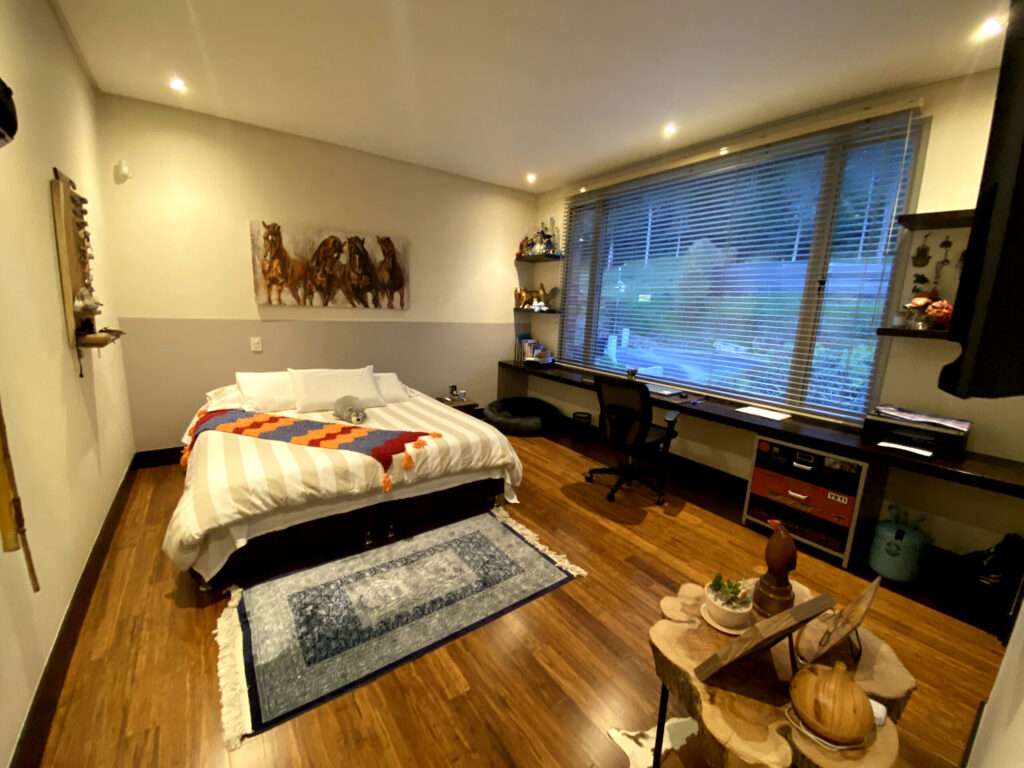 E0289FE8-E22E-4219-9FB4-3B3753320DEE