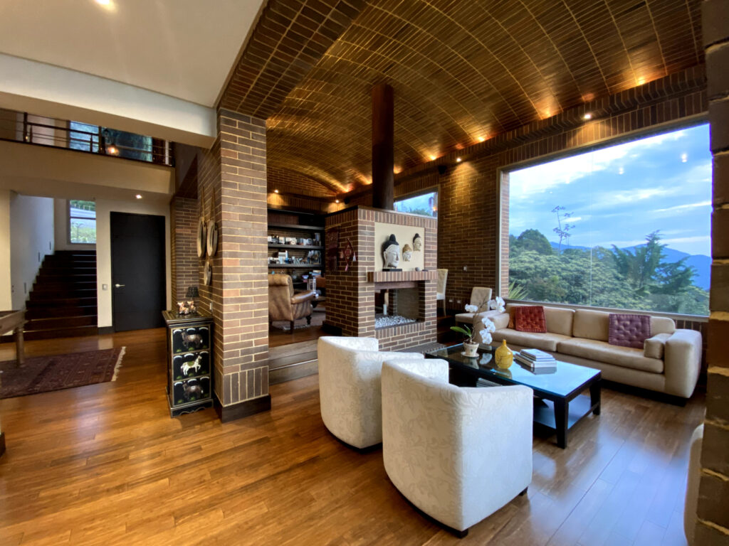 F424AD54-817A-4035-B41A-243B29DA8FA7