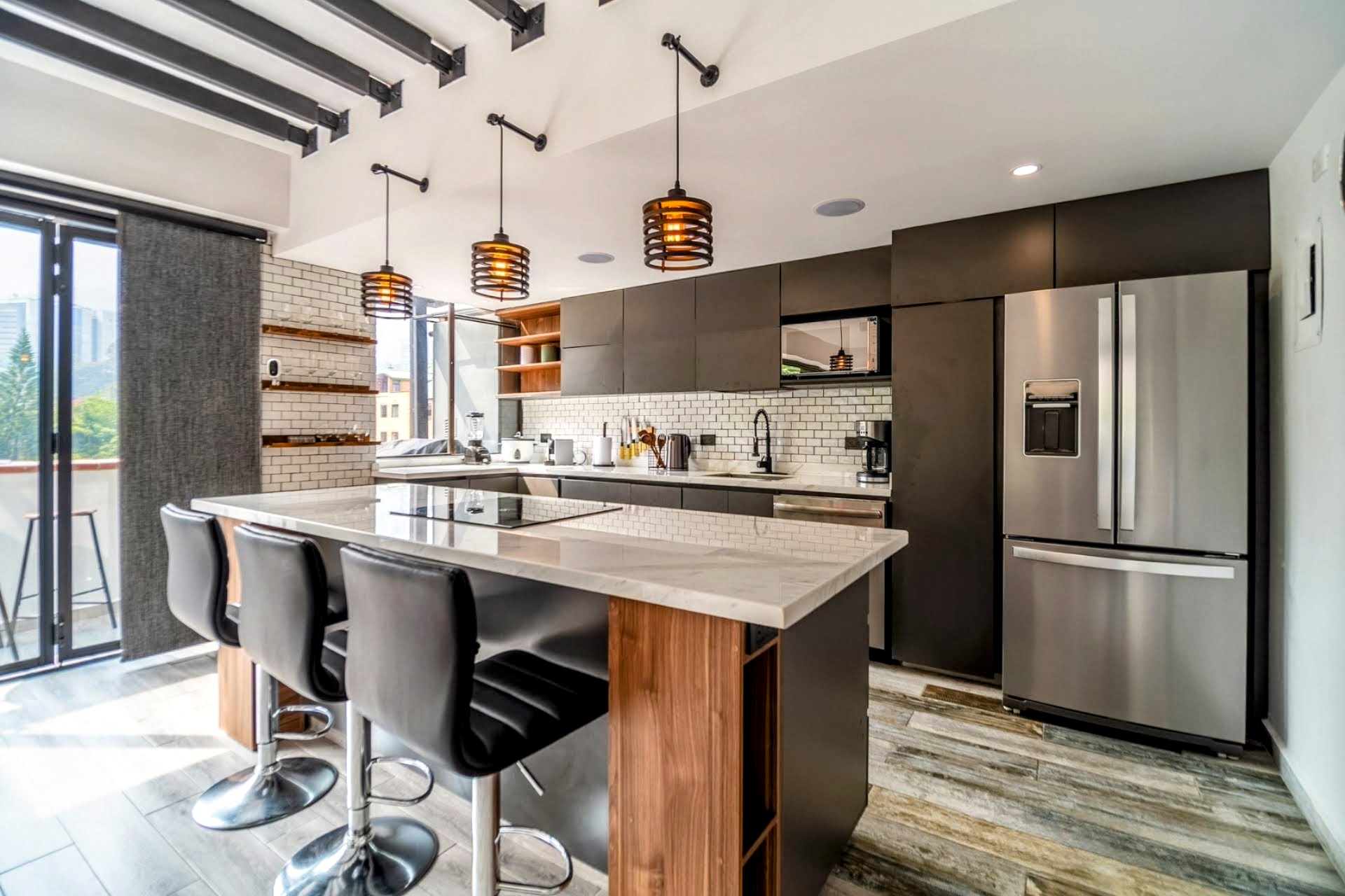 Luxurious Duplex Penthouse With Jacuzzi In El Poblado [TURNKEY]