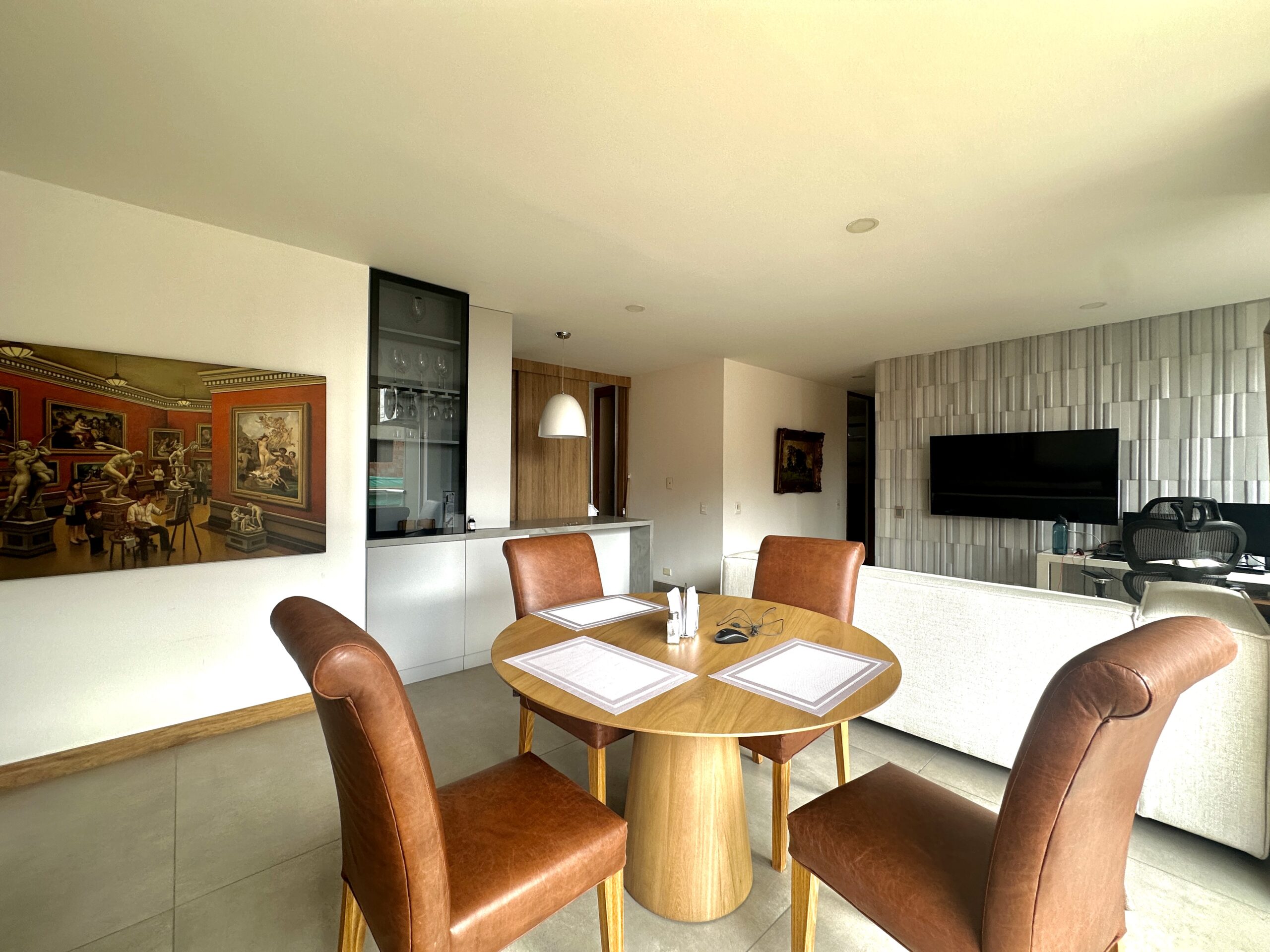 2-Bedroom Apartment in Alejandría with Home Office & Great Amenities