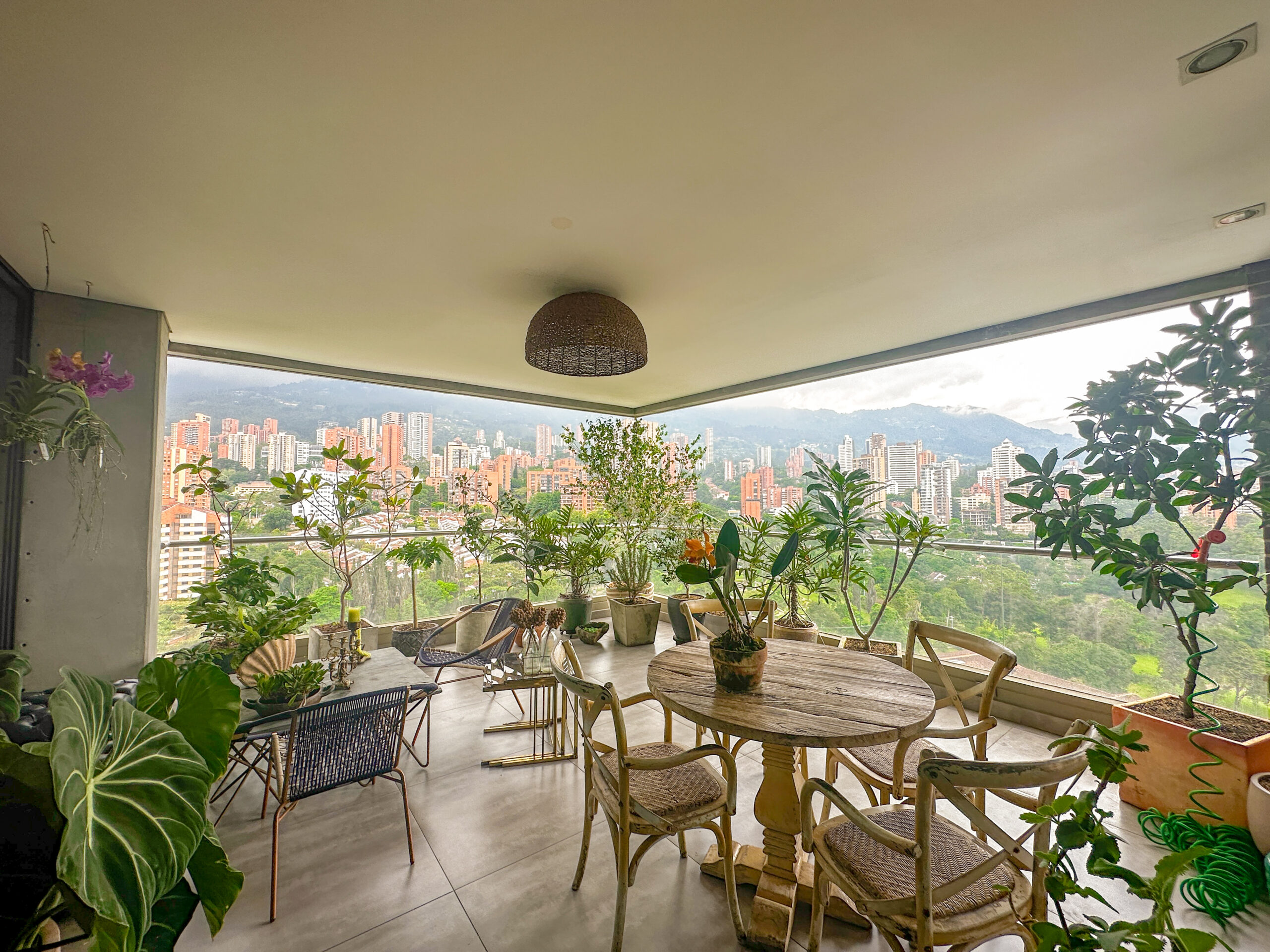 Spacious 330m² Apartment with Panoramic Views and Expansive Terrace – Exclusive High-Floor Living