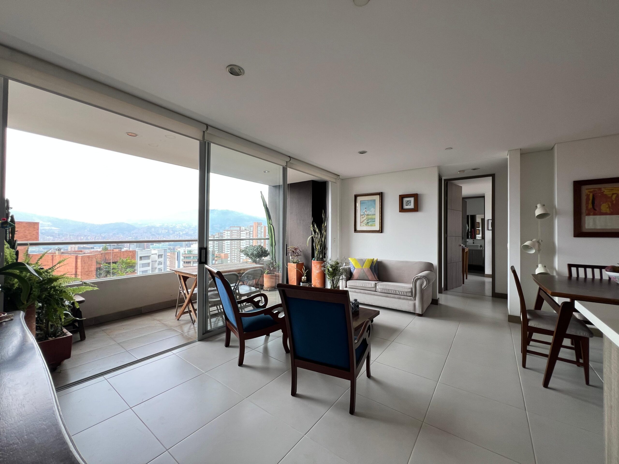 Stylish 2 Bed Apartment for Sale in Castropol, El Poblado (GREAT VIEWS)