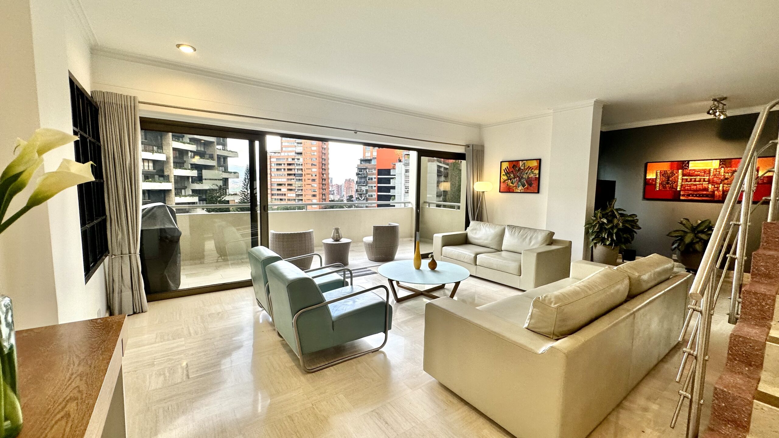 Luxurious Corner Duplex Penthouse With PRIME Location